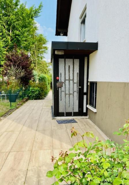 Apartment Garden View Near Frankfurt ----- Like At ----- Hanau